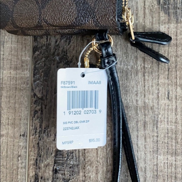 COACH Wristlet - brand new! - Picture 3 of 7